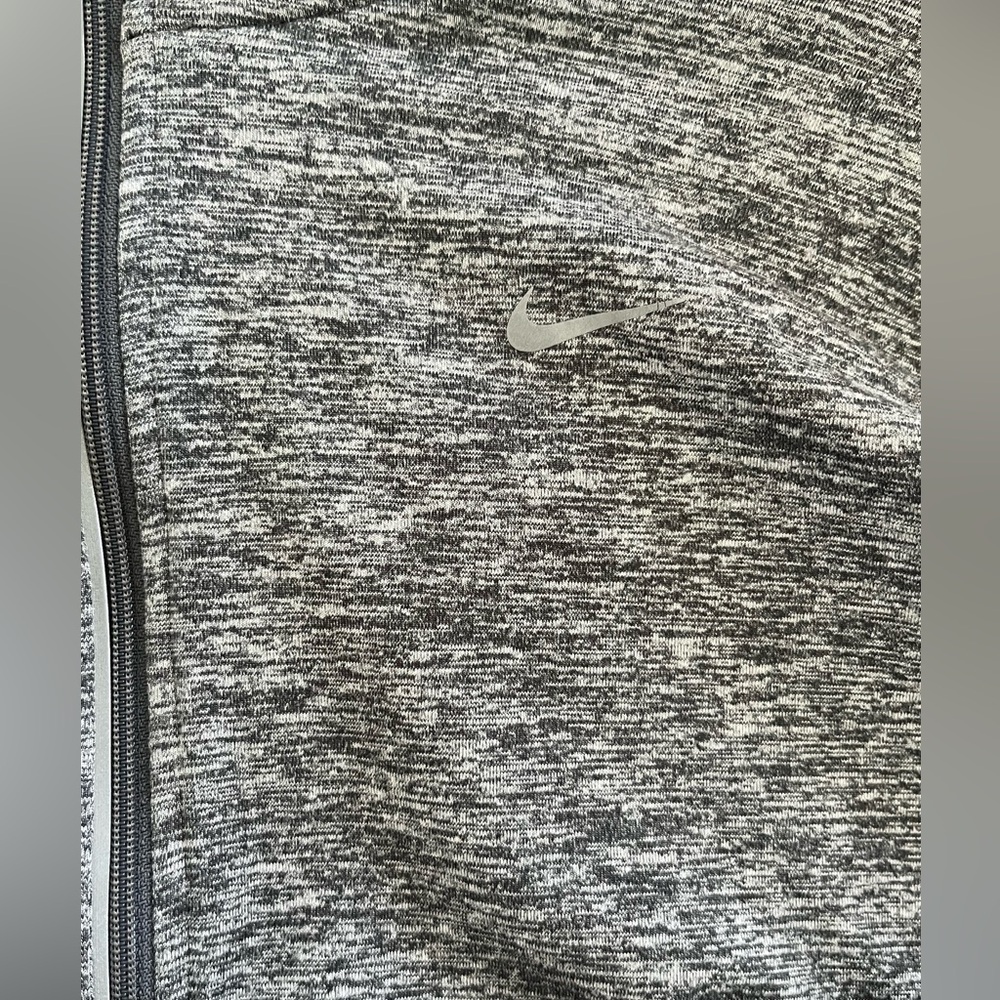 Nike Women’s Half Zip Running Shirt Pullover Gray Reflective Thumbholes Small - Picture 5 of 7